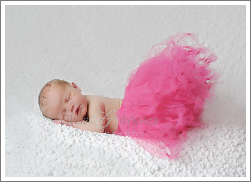 newborn_in_tutu