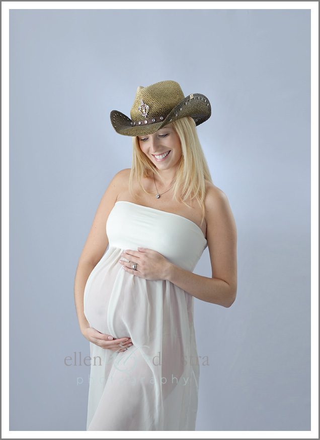 maternity_with_cowboy_hat