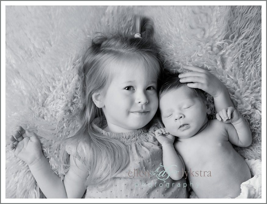 preschool_girl_with_newborn
