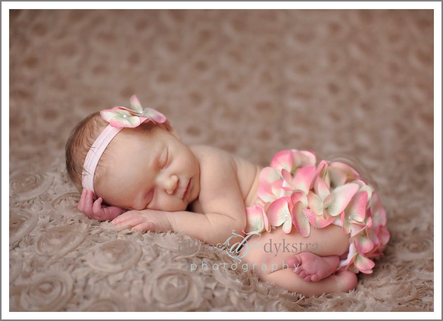 baby_in_flower_bloomers