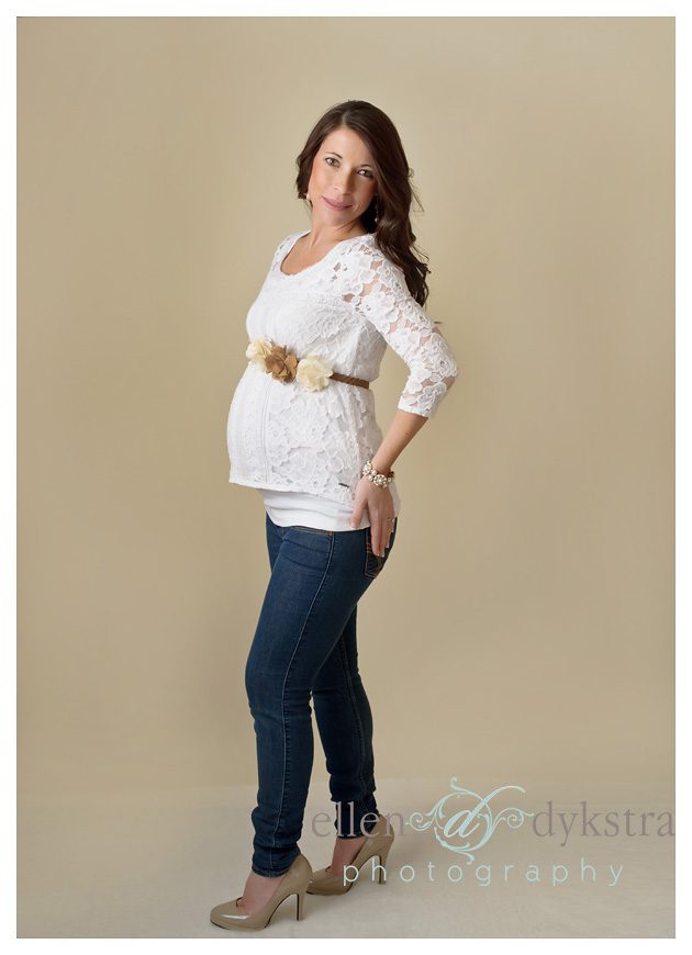 what_to_wear_for_maternity_photo_session