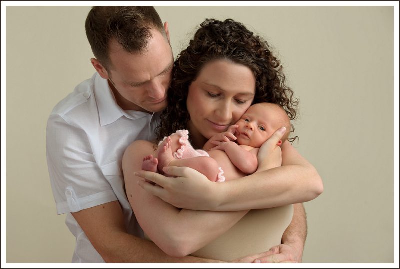 newborn_baby_photography_with_parents