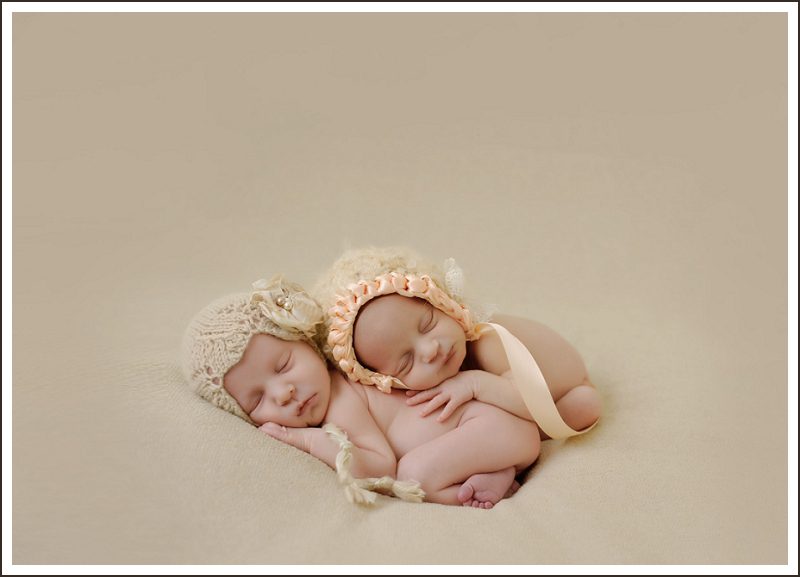 pictures-of-newborn-twin-girls