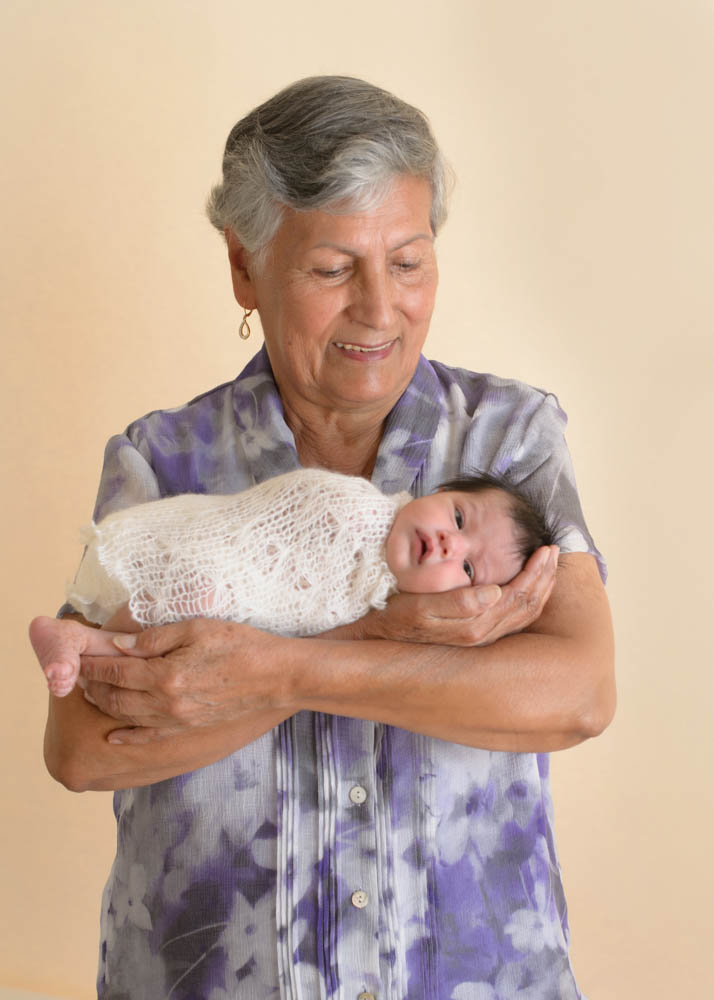 newborn-with-grandma