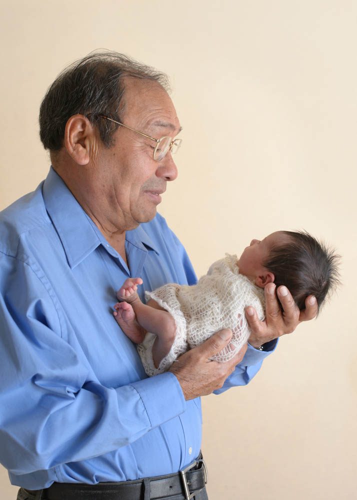 newborn-with-grandpa