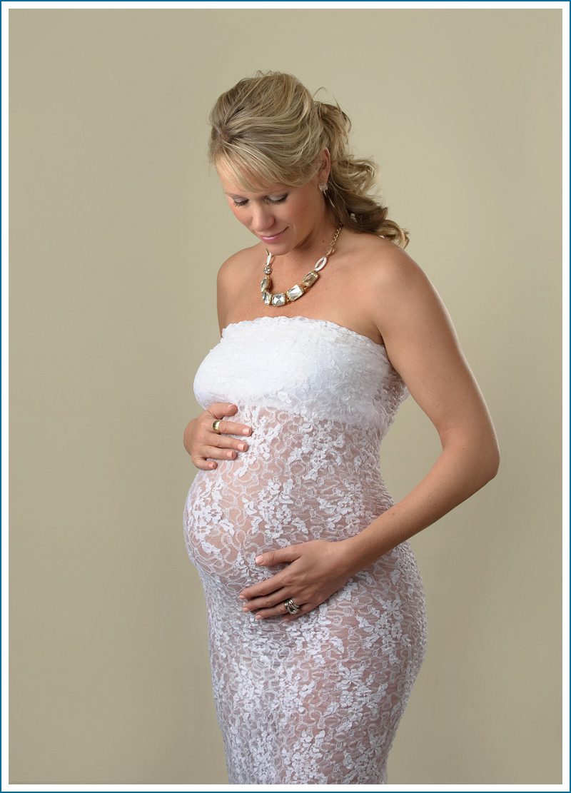maternity-picture-stretch-lace-wrap