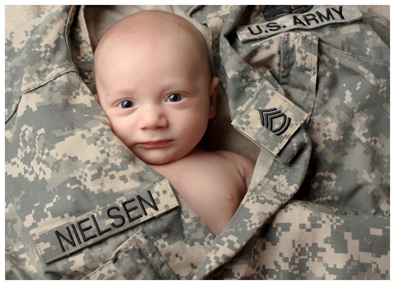 newborn-in-army-uniform