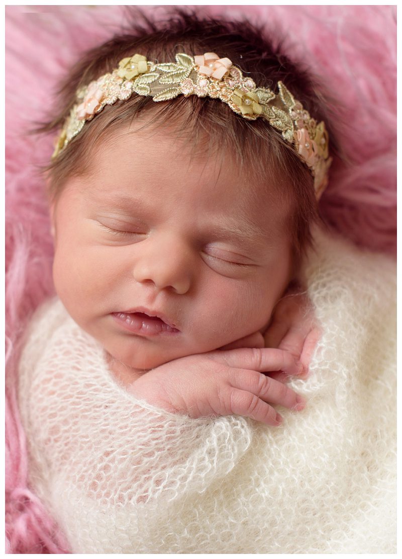 newborn-girl-wide-lace-headband