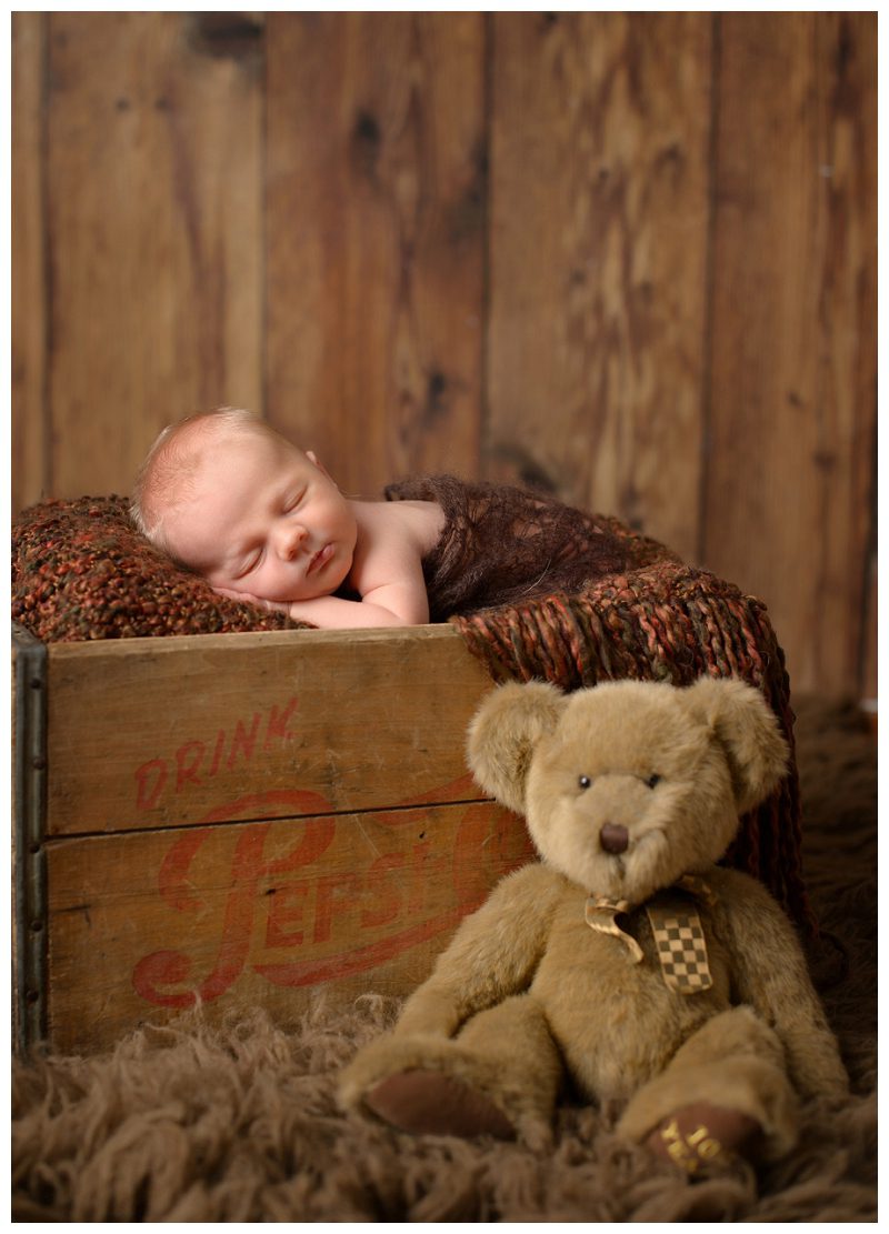 newborn-with-vintage-teddy-bear