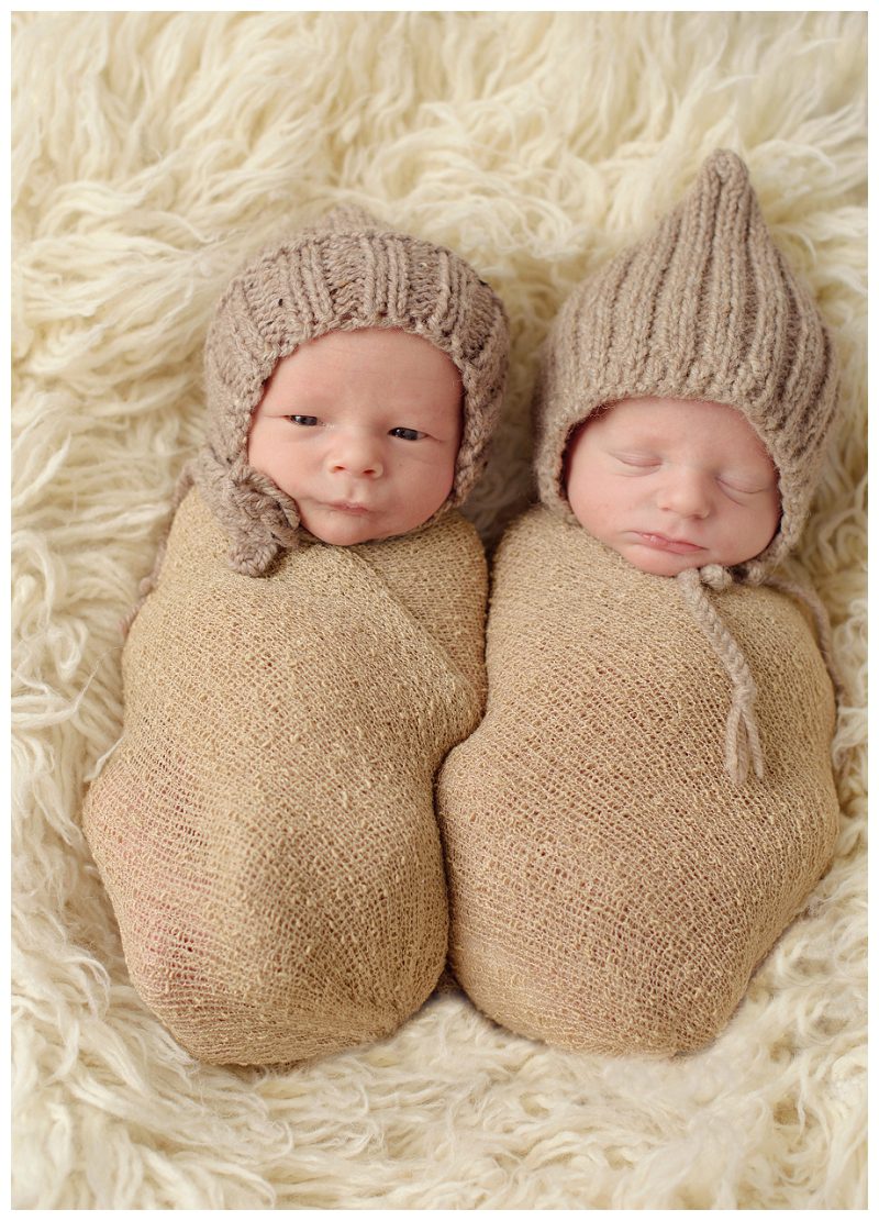 twin-newborn-babies