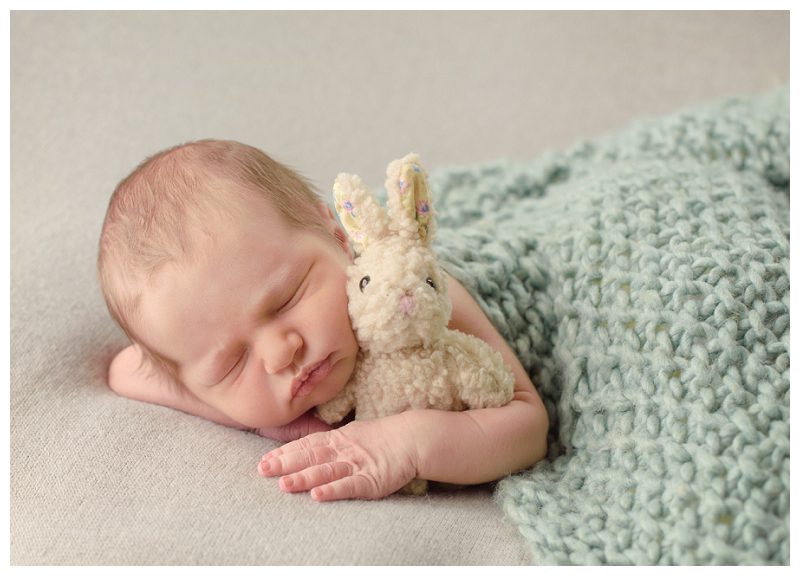 newborn-with-stuffed-bunny