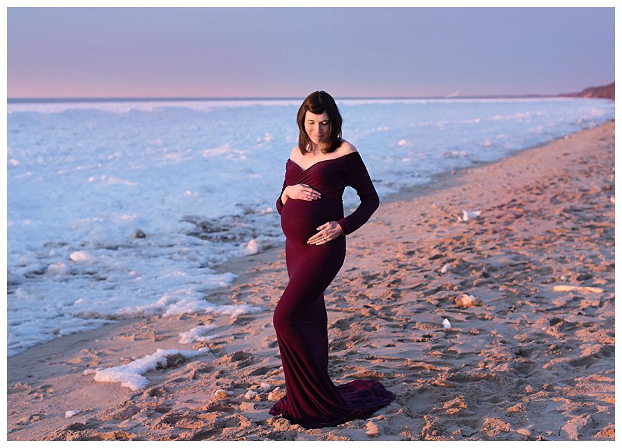 ice and beach maternity picture